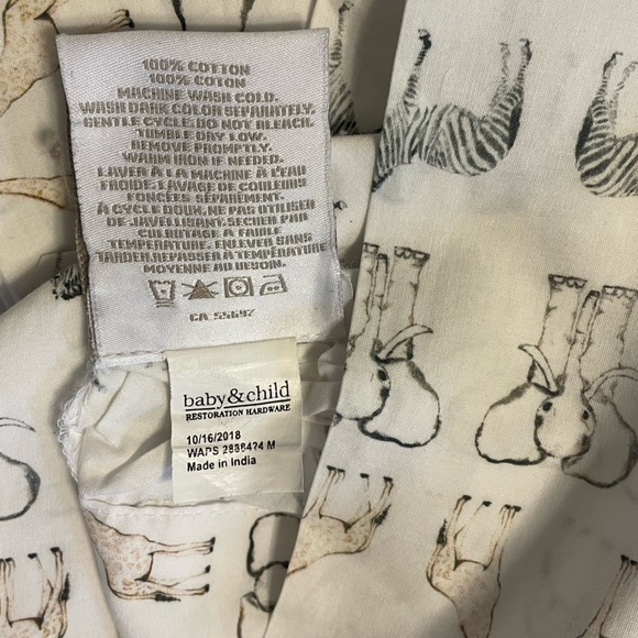 Restoration Hardware Baby&Child WATERCOLOR SAFARI ANIMAL PRINT (2) PILLOWCASES - Picture 8 of 9